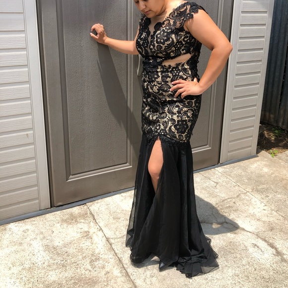 Gorgeous Black Prom Dress - Picture 13 of 16